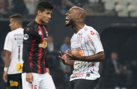 Vanger Love marcou o primeiro gol do Corinthians contra o Deportivo Lara, pela Sul-Americana