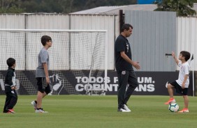 Carille comandou o treinamento de hoje no CT Joaquim Grava