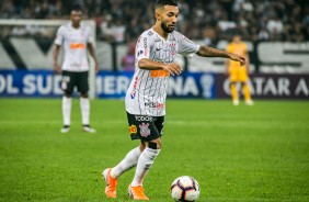 Clayson atuando contra o Deportivo Lara, pela Copa Sul-Americana, na Arena Corinthians