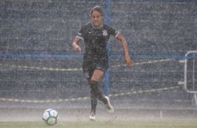 Gabi no jogo contra o Vitória-PE, pelo Campeonato Brasileiro Feminino