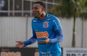 Gustavo marca presença no treino de hoje no CT Joaquim Grava