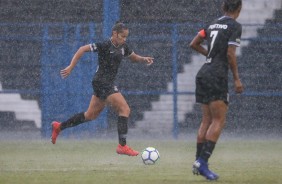 Muita chuva no jogo entre Corinthians e Vitria-PE pelo Brasileiro Feminino