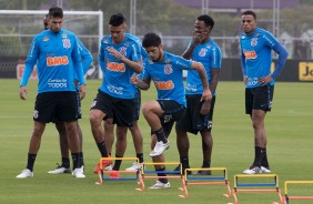 Sergio Díaz e companheiros durante treinamento desta sexta-feira no CT Joaquim Grava