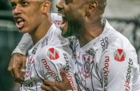 Love e Pedrinho no Majestoso desta noite, na Arena Corinthians, pelo Brasileiro