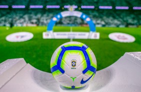 Olha a bola do jogo do Majestoso desta noite, na Arena Corinthians
