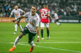 Pedrinho abriu o placar para o Corinthians no jogo contra o So Paulo