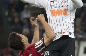 Gustavo no duelo contra o So Paulo, pelo Brasileiro, na Arena Corinthians