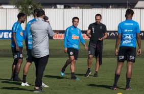 Jadson durante o treinamento de hoje no CT Joaquim Grava