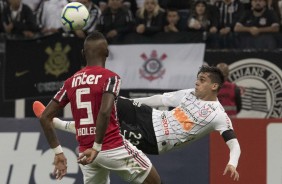 No final da partida o lateral Fagner tentou uma bicicleta contra o gol do São Paulo