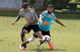 Fagner e Clayson no ltimo treino do Corinthians antes do jogo contra o Deportivo Lara