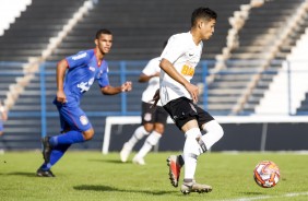 Adson em jogo contra o So Caetano, pelo Campeonato Paulista Sub-20