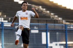 Hugo Sandoval comemora seu gol contra o São Caetano, pelo Campeonato Paulista Sub-20