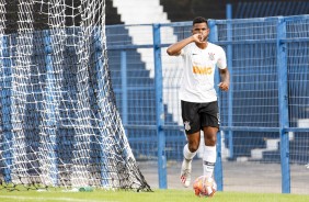 Nathan comemorando seu gol contra o São Caetano, pelo Paulista Sub-20