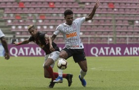 Volante Júnior Urso durante jogo contra o Deportivo Lara, pela Sul-Americana