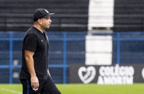 Carlos Leiria, treinador do Sub-15, durante jogo contra o Audax