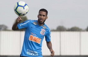 Everaldo no primeiro treino do Corinthians antes do jogo contra o Flamengo, pela Copa do Brasil