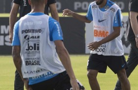 Everaldo treina no CT Joaquim Grava para jogo contra o Flamengo