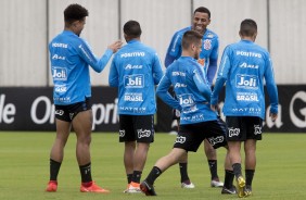 Jogadores no treinamento deste domingo no CT Joaquim Grava