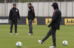 Walmir e Fbio Carille durnate o treino deste domingo no CT Joaquim Grava