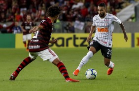 Clayson durante partida contra o Flamengo, pela Copa do Brasil