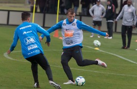 Carlos Augusto no primeiro treino após eliminação para o Flamengo, pela Copa do Brasil