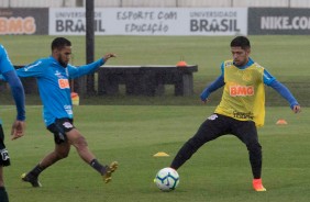 Everaldo e Sergio Díaz no primeiro treino após eliminação para o Flamengo, pela Copa do Brasil