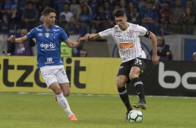 Danilo Avelar no jogo contra o Cruzeiro, pelo campeonato brasileiro