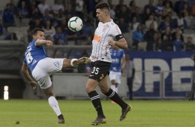 Danilo Avelar no jogo contra o Cruzeiro, pelo campeonato brasileiro