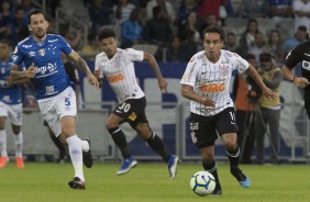 Jadson em ao no jogo contra o Cruzeiro, pelo campeonato brasileiro