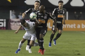 Atacante Vagner Love durante jogo contra o Santos, pelo Campeonato Brasileiro 2019