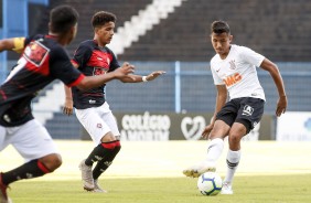 Corinthians vence Vitória e se classifica para as quartas do Brasileiro Sub-17