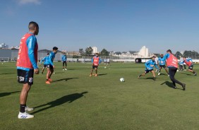 Jogadores do Corinthians treinam nesta segunda-feira