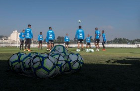 Jogadores do Corinthians treinam nesta segunda-feira
