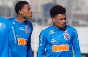 Jogadores do Corinthians treinam nesta segunda-feira