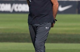 Jogadores do Corinthians treinam nesta segunda-feira