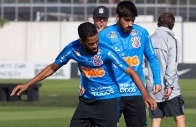 Jogadores do Corinthians treinam nesta segunda-feira