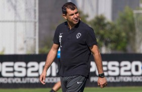 Jogadores do Corinthians treinam nesta segunda-feira