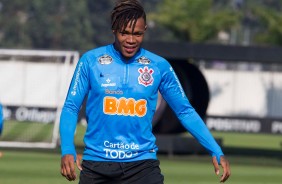 Jogadores do Corinthians treinam nesta segunda-feira