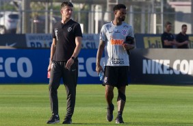 Jogadores do Corinthians treinam nesta tera-feira