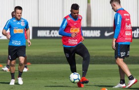 Jogadores do Corinthians treinam nesta segunda-feira