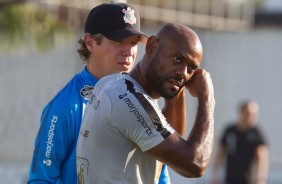 Vagner Love no treino desta tera