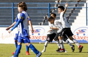 Corinthians enfrenta o Nacional pelo campeonato paulista sub-11