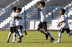 Corinthians enfrenta o Nacional pelo campeonato paulista sub-13