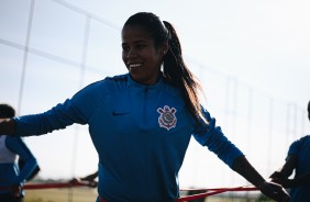 Equipe feminina do Corinthians realiza treinamento