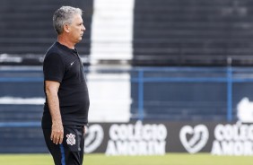 Edson Leivinha, técnico do Sub-23, durante jogo contra o Ceará