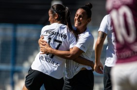 Victria comemora seu gol contra o Juventus, pelo Paulista Feminino