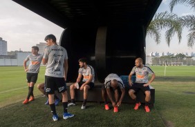 Jogadores do Corinthians no penltimo treino antes do jogo contar o Botafogo-SP