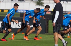 Timão faz treino no CT Joaquim Grava durante tarde e manhã