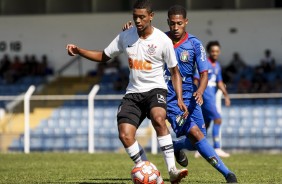 Corinthians e So Caetano durante empate contra o So Caetano, pelo Paulista Sub-17