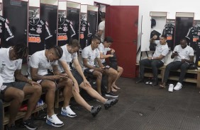 Jogadores do Corinthians antes do duelo contra o Botafogo-SP, em Ribeiro Preto